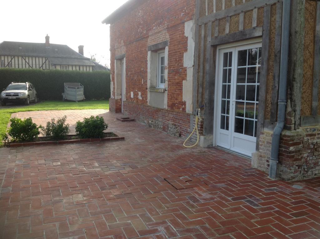 Le Saint Aubin- Maison D Hotes Dans Ce Monastere Du 16 Siecle Amfreville-la-Campagne Zewnętrze zdjęcie