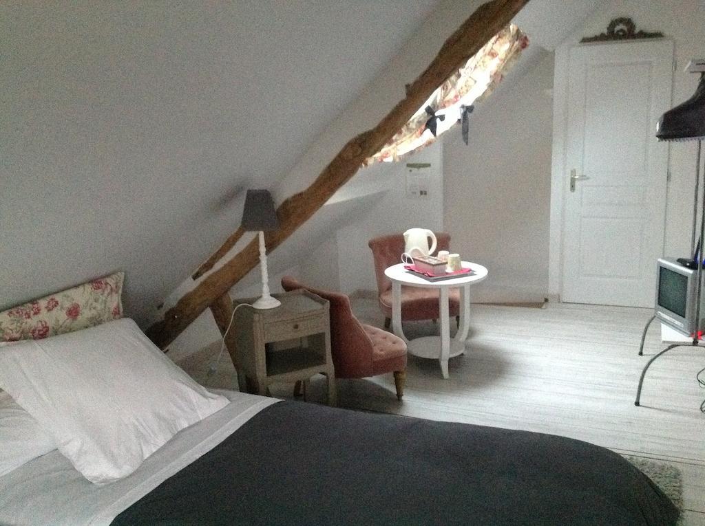 Le Saint Aubin- Maison D Hotes Dans Ce Monastere Du 16 Siecle Amfreville-la-Campagne Pokój zdjęcie